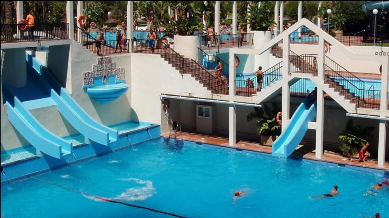 Parking Privado Benalbeach ベナルマデナ エクステリア 写真