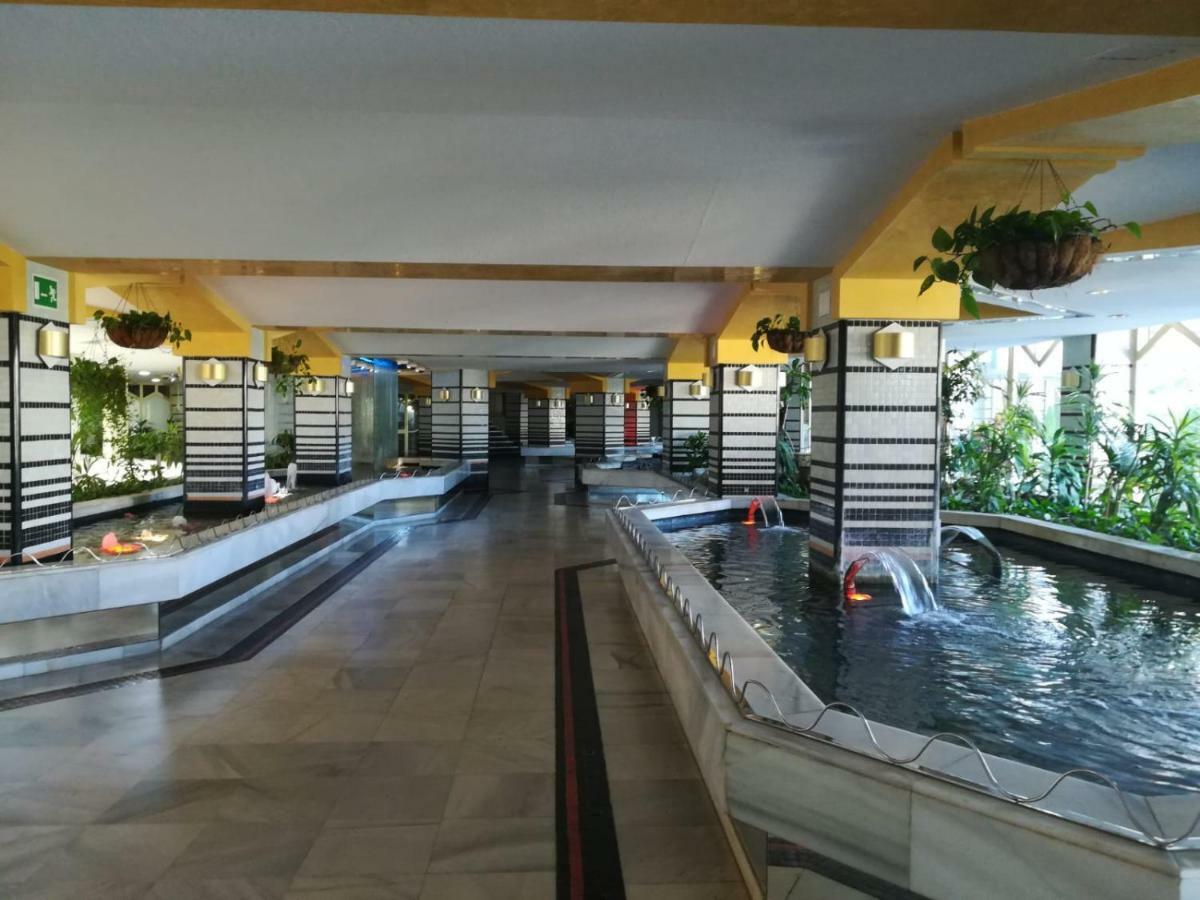Parking Privado Benalbeach ベナルマデナ エクステリア 写真