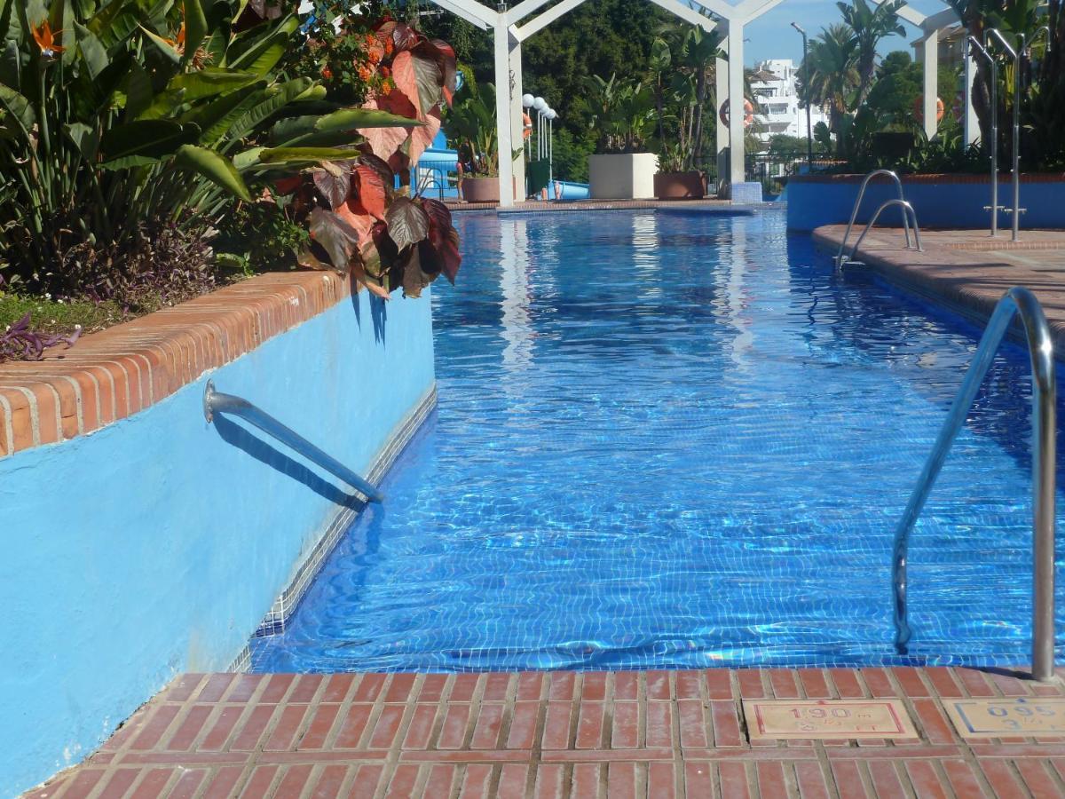 Parking Privado Benalbeach ベナルマデナ エクステリア 写真